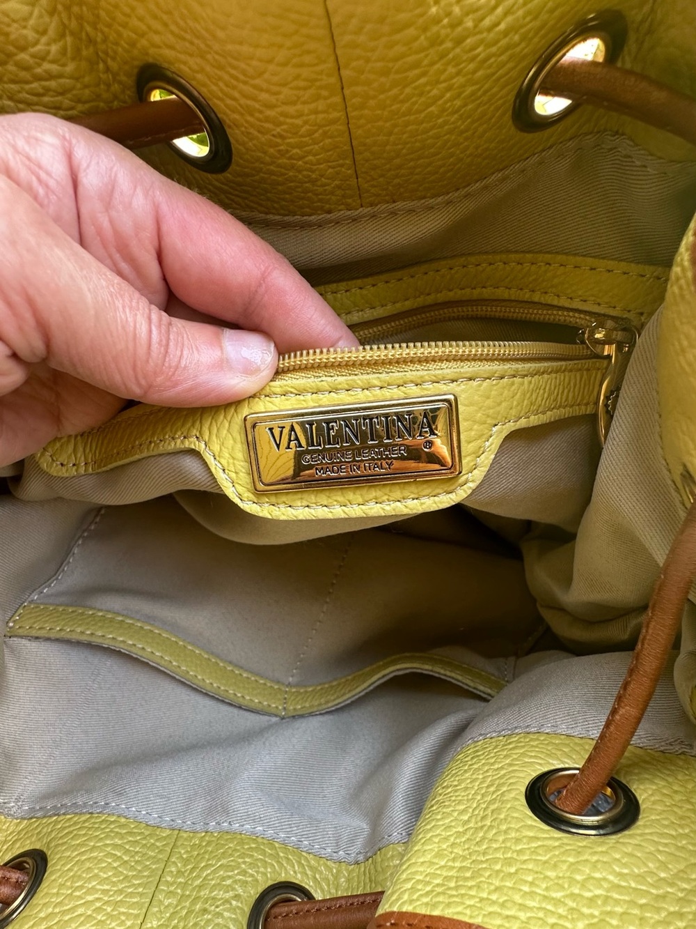 Valentina Italia Yellow Leather Drawstring Shoulder Bag with Brown Trim - Picture 3 of 13